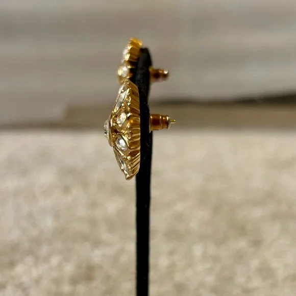 Christian Dior Signed Flower Marquise Circle Pierced Earrings - Picture 4 of 7